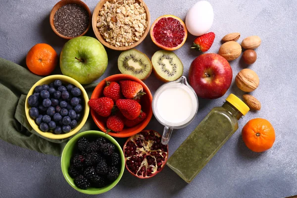 Hälsosam Frukostsmoothie Havregryn Och Bär — Stockfoto