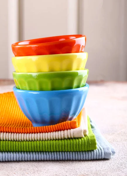 Colored Bowls Utensils Napkins Food — Stock Photo, Image