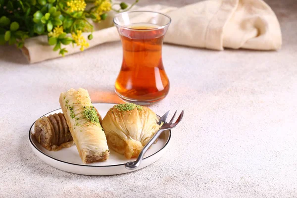 Traditionella Turkiska Sötsaker Baklava Med Nötter — Stockfoto