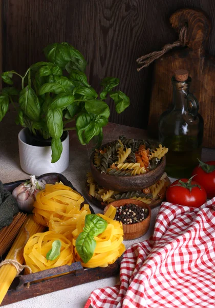 Still Life Italian Food Pasta Tomatoes Garlic Basil Olive Oil — Stock Photo, Image