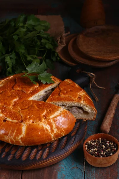 Zelfgemaakte Vleestaart Voor Lunch — Stockfoto