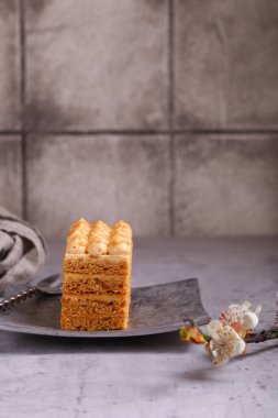 Tatlı olarak ev yapımı kek.