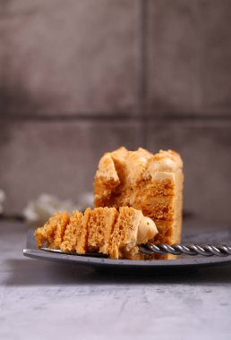 Tatlı olarak ev yapımı kek.