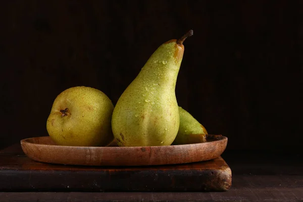 Nature Poires Fraîches Sur Une Table Bois — Photo