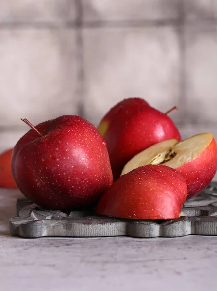 Frutas Maçãs Frescas Orgânicas Mesa — Fotografia de Stock