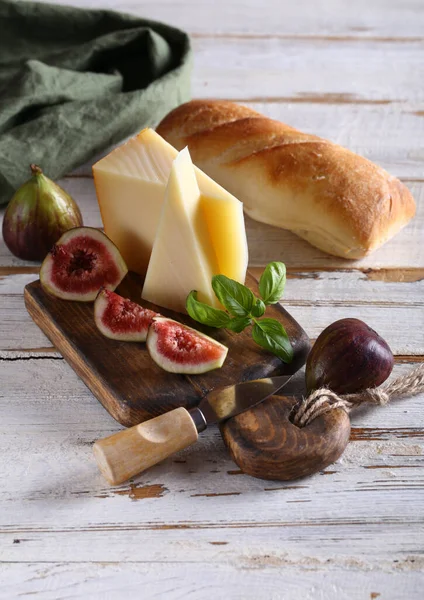 Cheese Plate Figs Baguette Wine — Stock Photo, Image