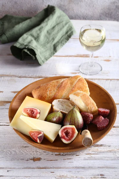 Cheese Plate Figs Baguette Wine — Stock Photo, Image