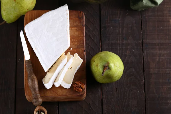 Queso Brie Camembert Con Pera Miel —  Fotos de Stock