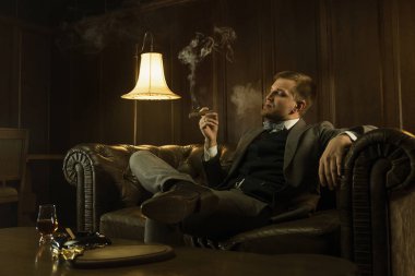 adam bir puro Sigara