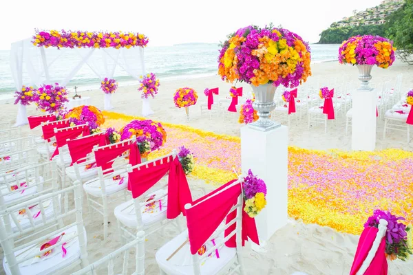 Floral arrangement at a wedding ceremony — Stock Photo, Image