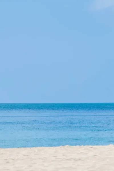 Vista del mar de andaman en Tailandia (isla de koh lanta ) — Foto de Stock