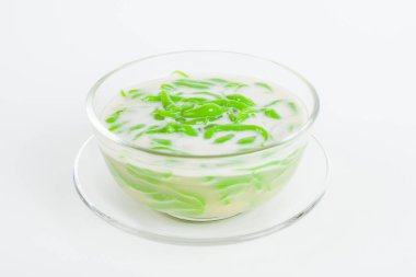 Tay tatlı pirinç pilav hindistan cevizi sütü ile yemiş yapılmış erişte 