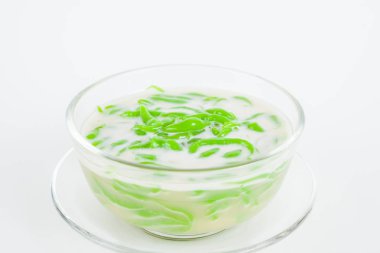 Tay tatlı pirinç pilav hindistan cevizi sütü ile yemiş yapılmış erişte 