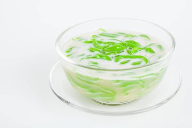 Tay tatlı pirinç pilav hindistan cevizi sütü ile yemiş yapılmış erişte 