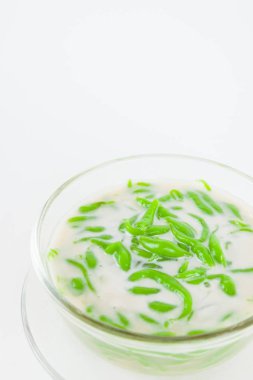 Tay tatlı pirinç pilav hindistan cevizi sütü ile yemiş yapılmış erişte 