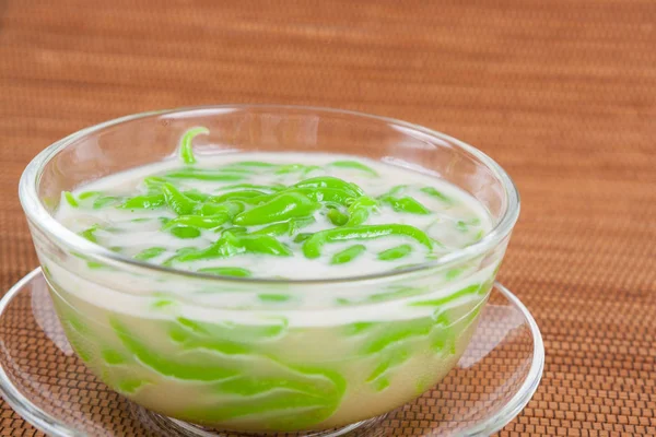 Thai dessert, rice noodles made of rice eaten with coconut milk — Stock Photo, Image