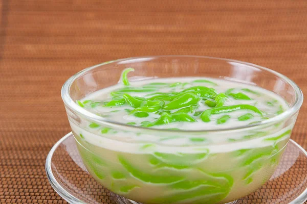 Thai dessert, rice noodles made of rice eaten with coconut milk — Stock Photo, Image