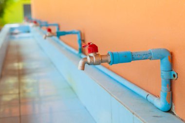 Tayland okullarda musluk