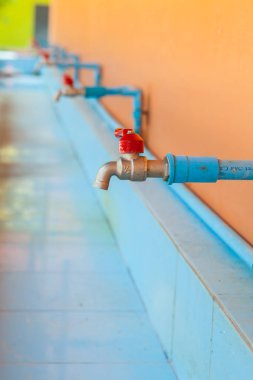 Tayland okullarda musluk