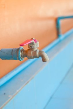 Tayland okullarda musluk