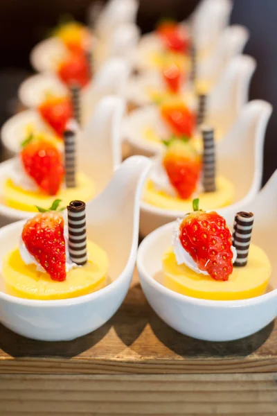 Comida foi preparada para o jantar de casamento — Fotografia de Stock