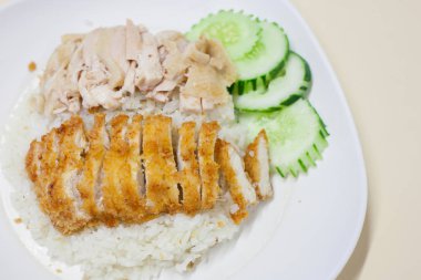 kızarmış tavuk ve pilav ile Buhar tavuk