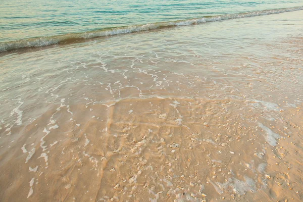 Onda Del Mare Sulla Spiaggia Sabbia Prima Del Tramonto Thailandia — Foto Stock