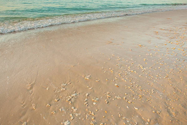 Onda Del Mare Sulla Spiaggia Sabbia Prima Del Tramonto Thailandia — Foto Stock