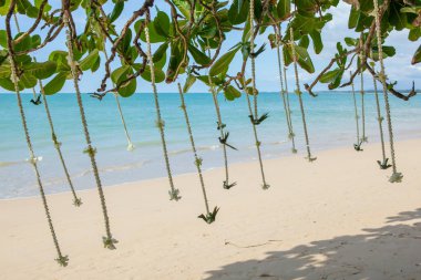Çiçek süslemeleri Tayland sahilde düğün