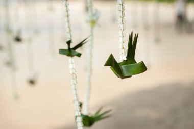 Çiçek süslemeleri Tayland sahilde düğün