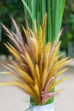 Çiçek süslemeleri Tayland sahilde düğün