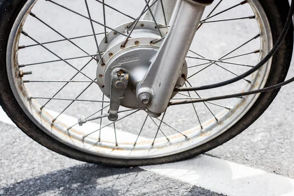 eski motosiklet lastik lastikleri