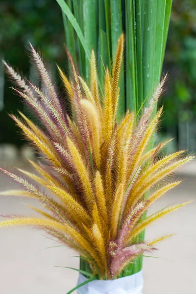 Çiçek süslemeleri Tayland sahilde düğün