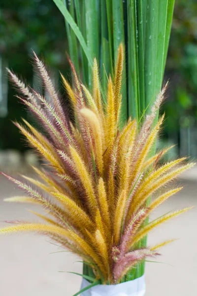 Bröllop blomsterdekorationer på stranden i Thailand — Stockfoto