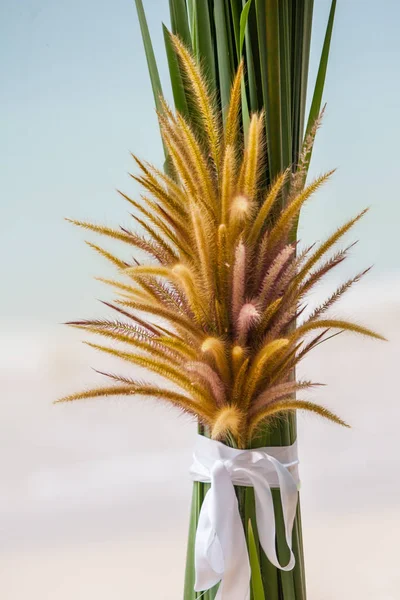 Boda decoraciones florales en la playa en Tailandia — Foto de Stock