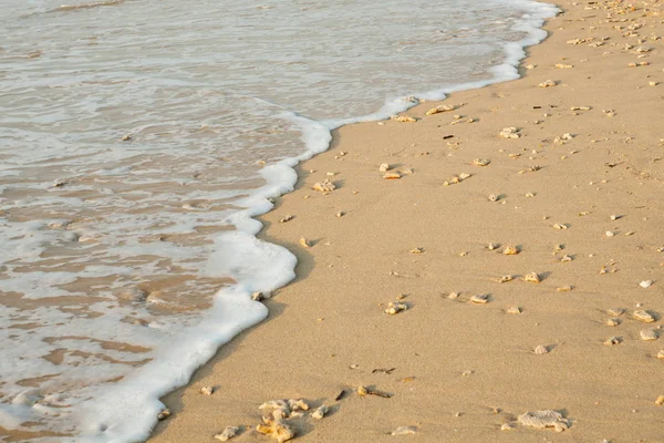 Morze i piasek w Khao Lak, Tajlandia. — Zdjęcie stockowe