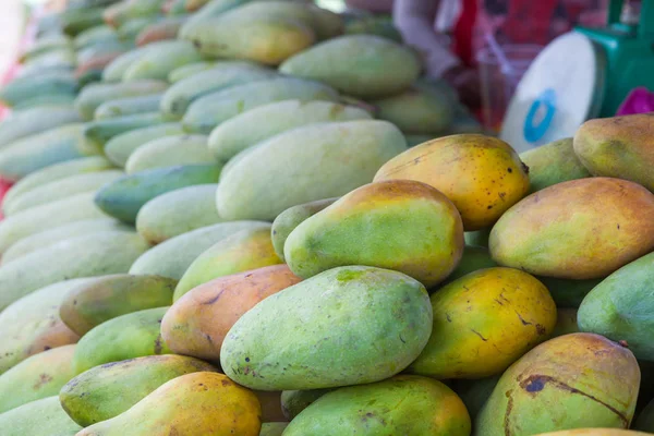 Mango-Geschäft auf dem Weg nach Malaysia — Stockfoto