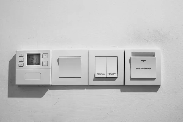 Enchufes eléctricos e interruptores de luz . — Foto de Stock