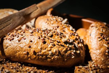 Açık büfedeki yemek düğün yemeği için hazırlandı..