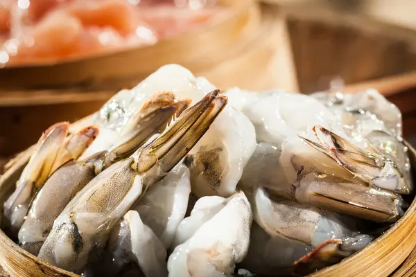 Açık Büfedeki Deniz Ürünleri Düğün Yemeğine Hazırlanıyor — Stok fotoğraf