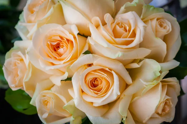 Schöne Blumen Auf Dem Tisch Hochzeitstag Strand — Stockfoto