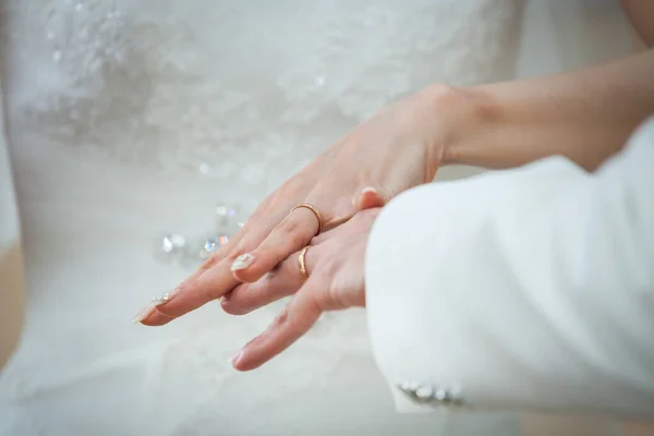 Imagen Hombre Mujer Con Anillo Boda Enfoque Selectivo — Foto de Stock