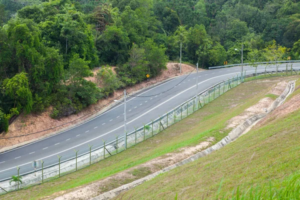 Δρόμος Στην Κορυφογραμμή Του Φράγματος Στην Penang Μαλαισία Φράγμα Teluk — Φωτογραφία Αρχείου