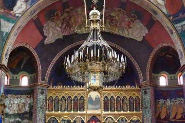 Ortodoks Kilisesi 'nin duvarları ve iç kısımları