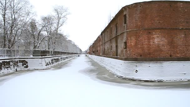 Bypass Canal em Kronstadt sob gelo — Vídeo de Stock