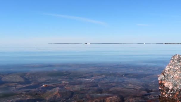 风景。清洁水的特写。地平线海水景观. — 图库视频影像