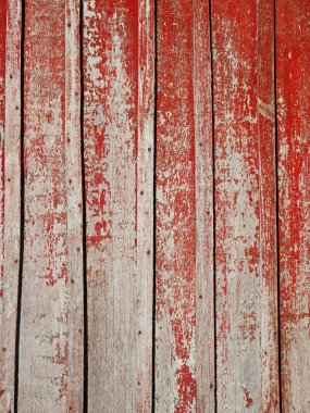 Kabuklu kırmızı boya ile eski ahşap plakalar