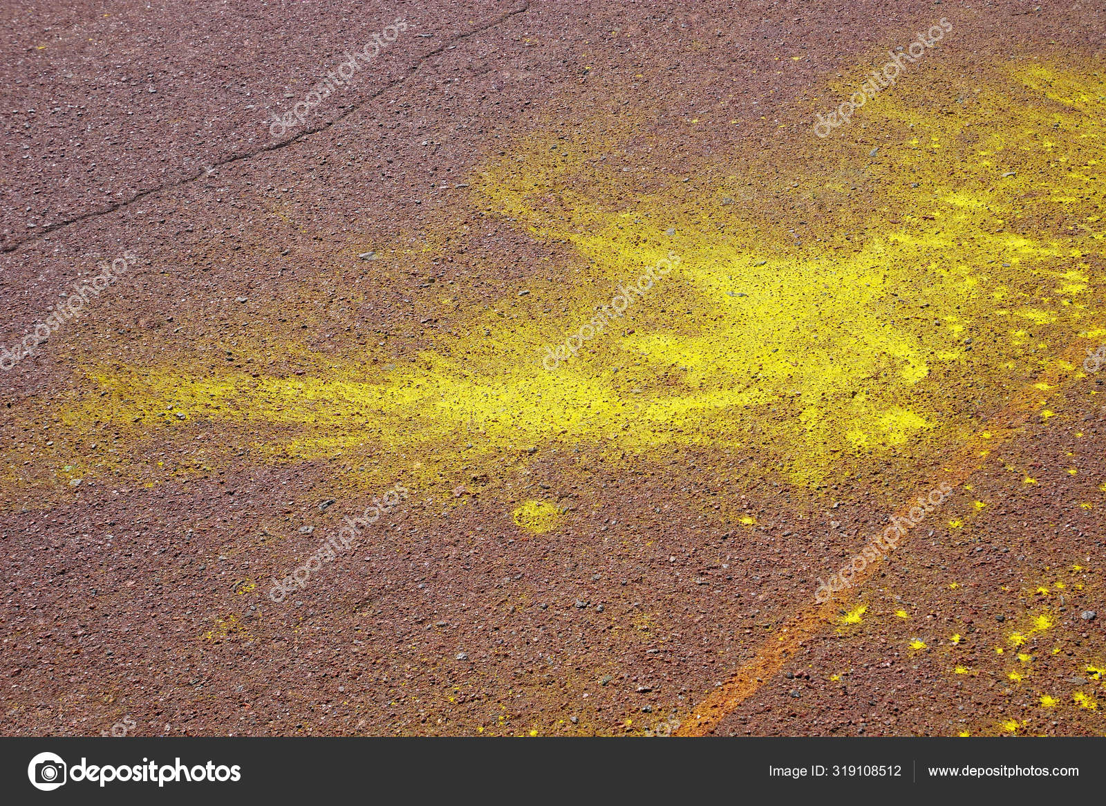 змея ботропс. шутки про желтых. радостная девушка. желтый юмор. желтый цвет фото.