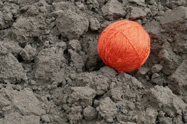 Large Woolen Yarn Orange Weaving Threads Surface Arable Land — Stock Photo, Image