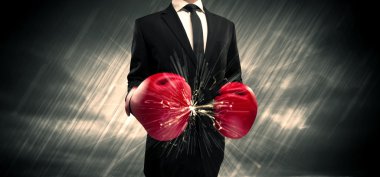 Boks eldivenleri çatışmıştı